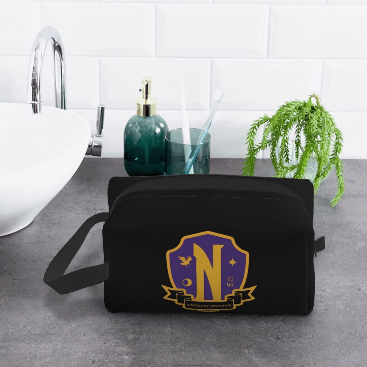 Nevermore Academy Crest (clean - Beauty Makeup Academy recensie en prijs